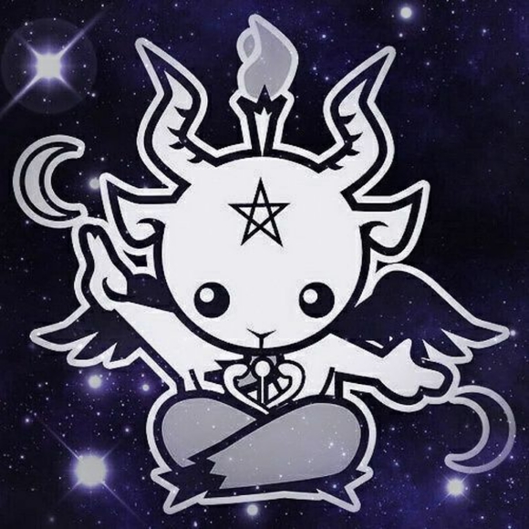 Posh Ambassador Roxy 🖤 - Picture 2 of 2